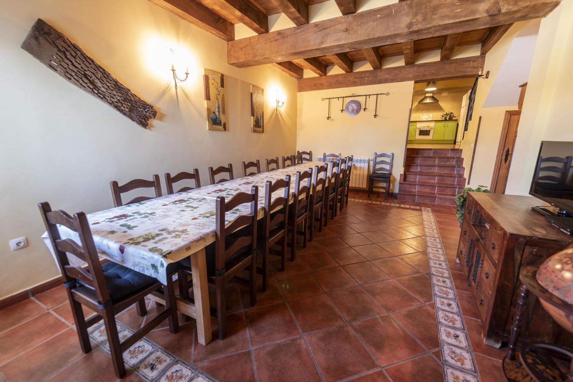 La Hacendera Entre Hoces - 20-28Pax-10 Hab Con Banos En Suite Maderuelo Exterior foto