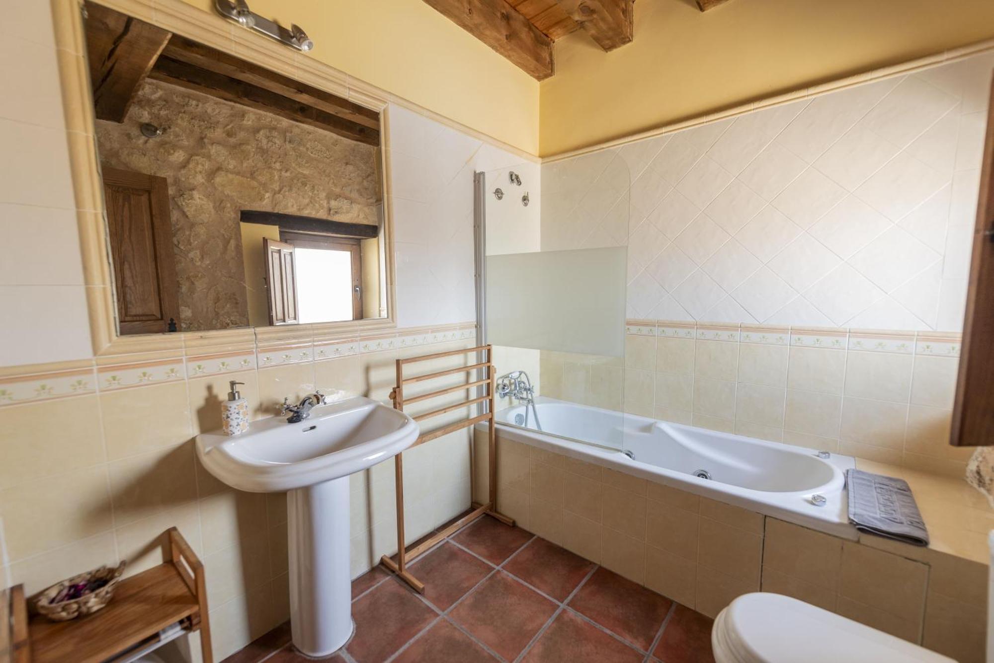 La Hacendera Entre Hoces - 20-28Pax-10 Hab Con Banos En Suite Maderuelo Exterior foto
