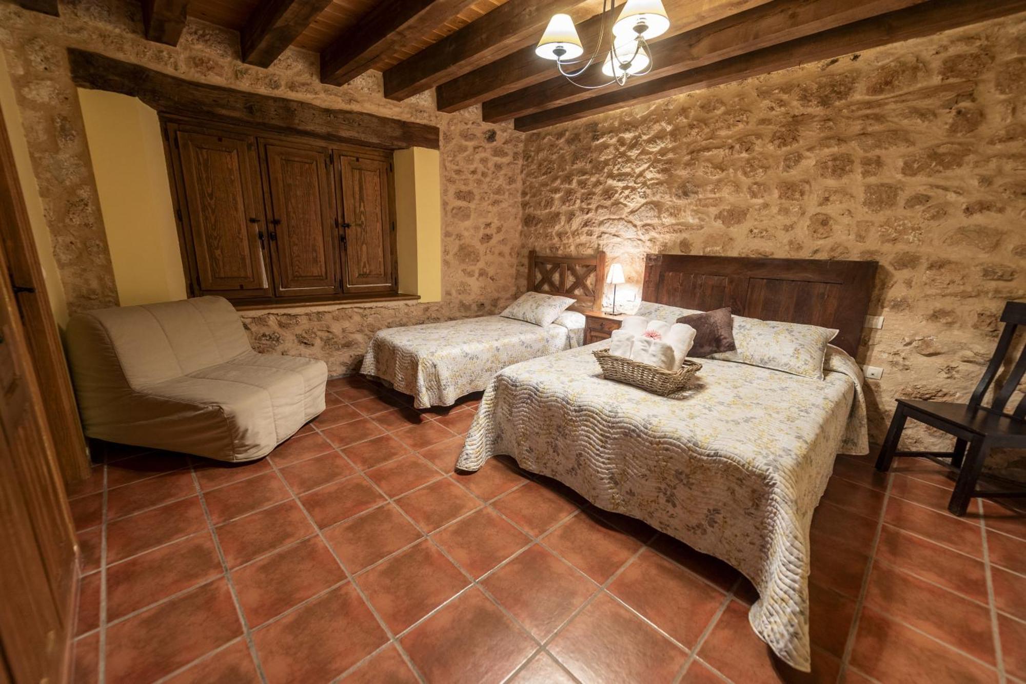 La Hacendera Entre Hoces - 20-28Pax-10 Hab Con Banos En Suite Maderuelo Exterior foto